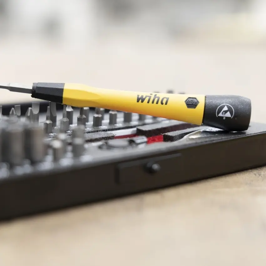 WI_Im_7000SK65ESD_MicroBit_Set_05.jpg