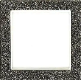 4FK21290_2.jpg