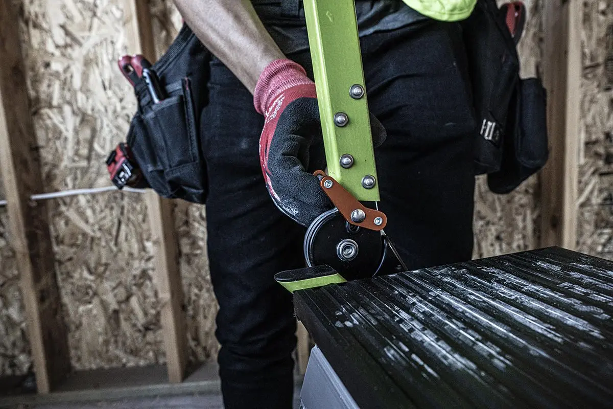 LAGIS_11933-Jumbo-Step-M3-FG-Stepladder-Hinge-4.jpg