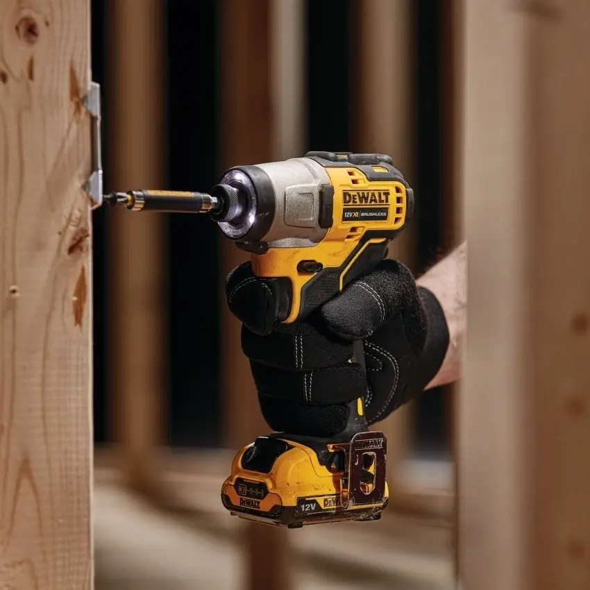 83729868_DEWALT_Foto5.jpg