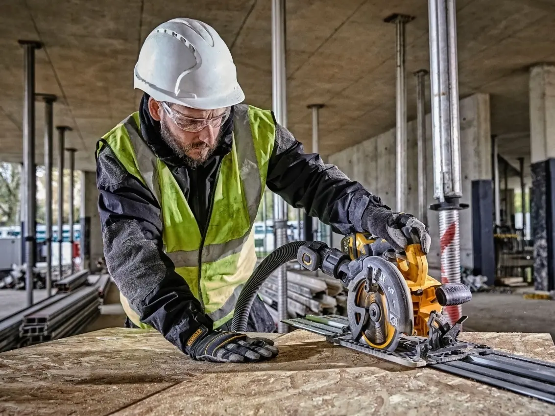 83738042_DEWALT_Foto5.jpg