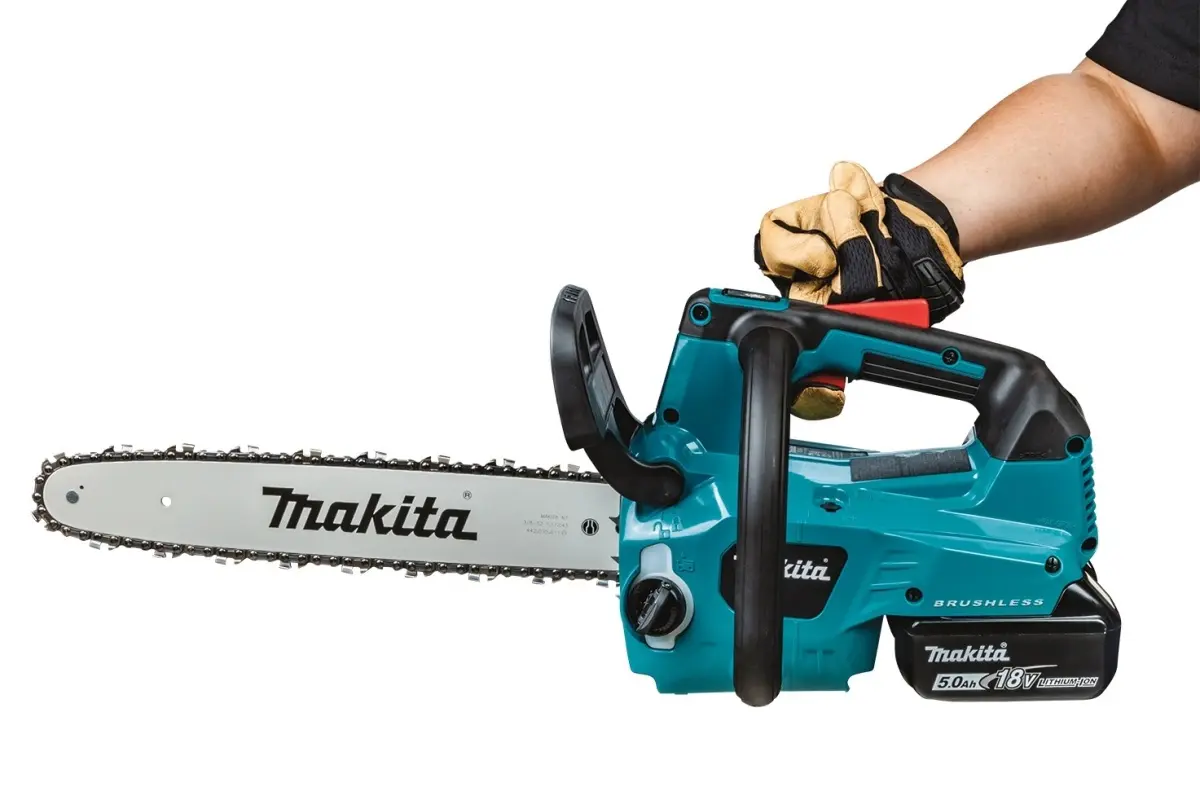 MAKITA_DUC356_Feature_Shot_perfect_balance.jpg