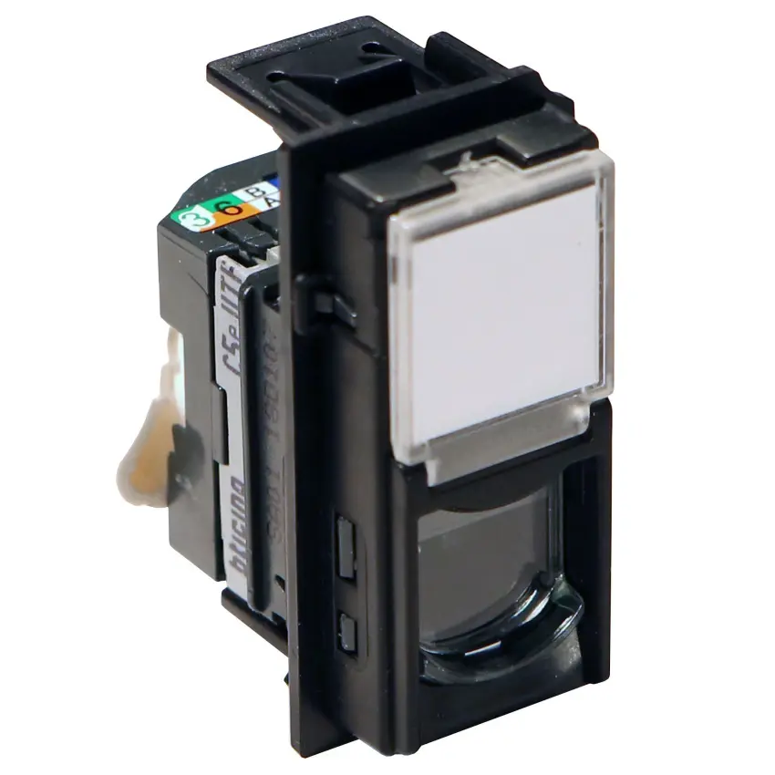 LEG_BT-KG4279C5E-WEB-R.jpg