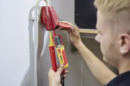 WI_SB25517_Voltage_and_continuity_tester_05_1000V_AC_CAT_IV_Power_Socket_05.jpg