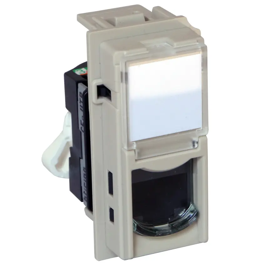 LEG_bt-km4279c5e-web-r.jpg