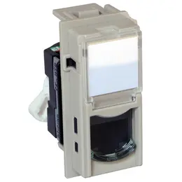 LEG_bt-km4279c5e-web-r.jpg