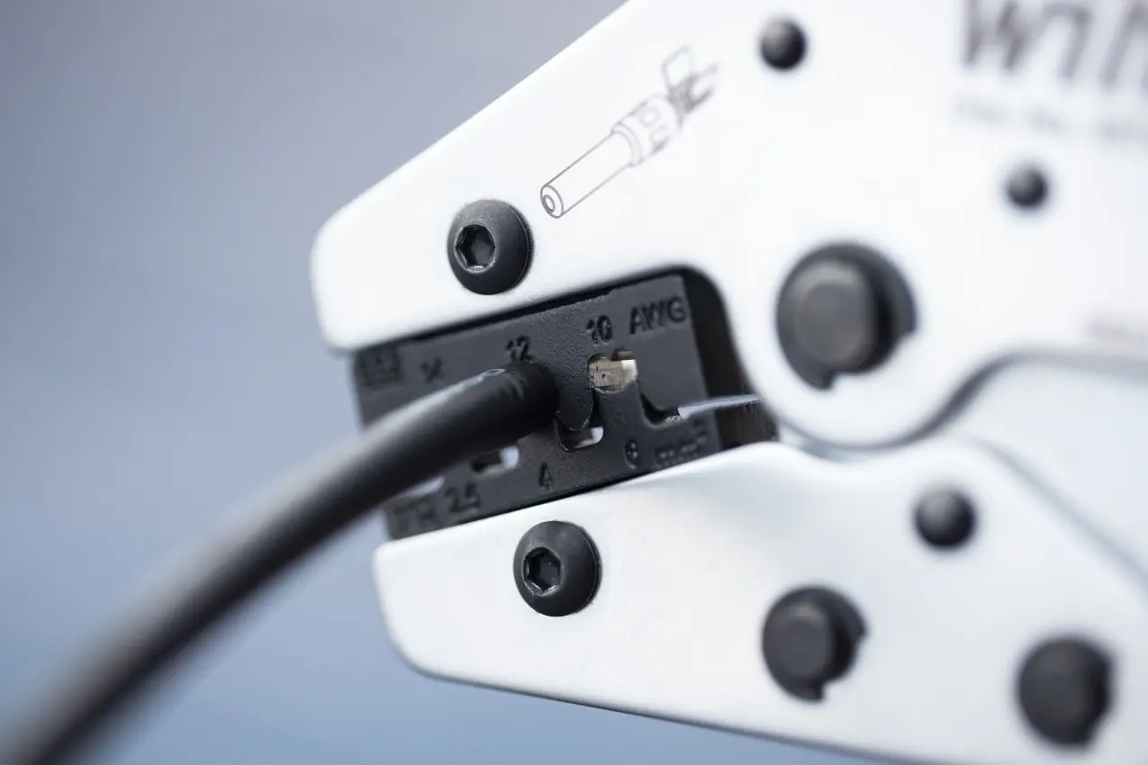 WI_Det_Z62101006SB_Crimping_tool_MC4_crimping_01.jpg