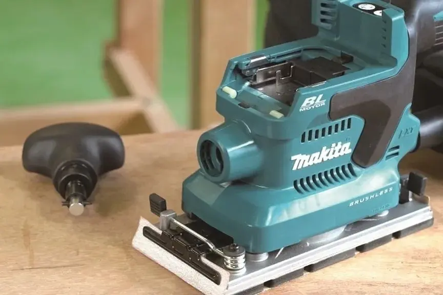 MAKITA_DBO380Z_5.jpg